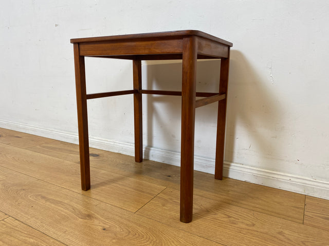 WMK I Edler und gut erhaltener kleiner skandinavischer Mid-Century Beistelltisch in Teakholz I Tisch Ablage Couchtisch Blumentisch Nachttisch Danish Design Vintage 60er Teak I