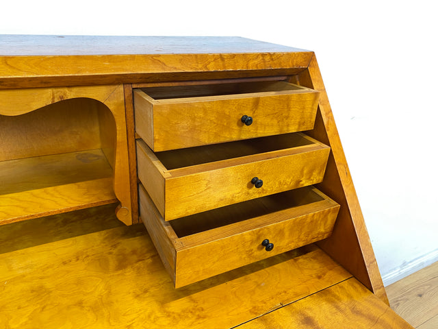 WMK I Besonders schöner skandinavischer Mid-Century Sekretär aus vollem Holz mit Intarsien