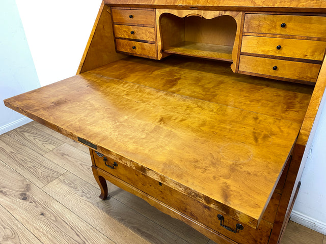 WMK I Besonders schöner skandinavischer Mid-Century Sekretär aus vollem Holz mit Intarsien