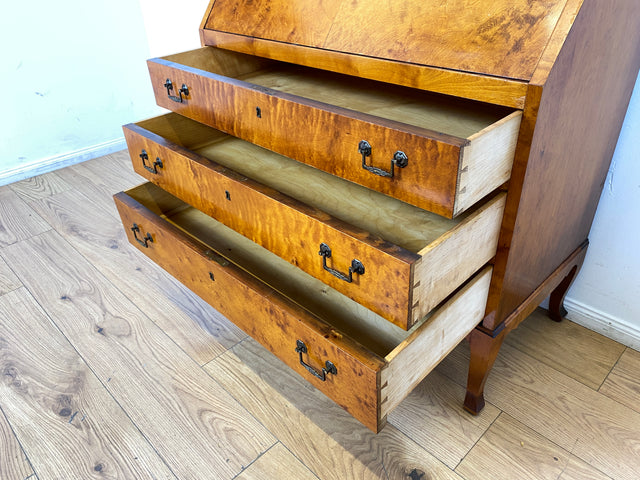 WMK I Besonders schöner skandinavischer Mid-Century Sekretär aus vollem Holz mit Intarsien