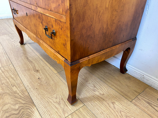 WMK I Besonders schöner skandinavischer Mid-Century Sekretär aus vollem Holz mit Intarsien