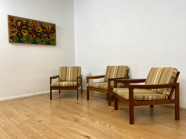 WMK I 1/3 Stilvoller skandinavischer Mid-Century Sessel von Komfort mit gestreiftem beigem Originalbezug & Teakholz Rahmen
