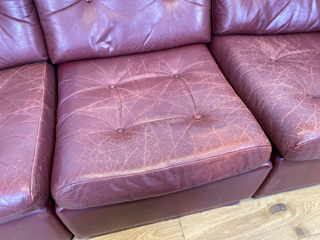 WMK I Gemütliches skandinavisches 70er Jahre Modular Sofa mit Echtleder Bezug & charaktervoller Patina