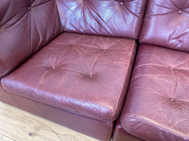 WMK I Gemütliches skandinavisches 70er Jahre Modular Sofa mit Echtleder Bezug & charaktervoller Patina