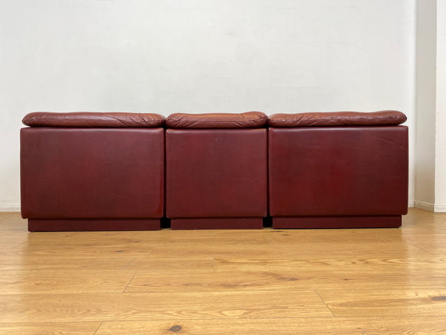 WMK I Gemütliches skandinavisches 70er Jahre Modular Sofa mit Echtleder Bezug & charaktervoller Patina