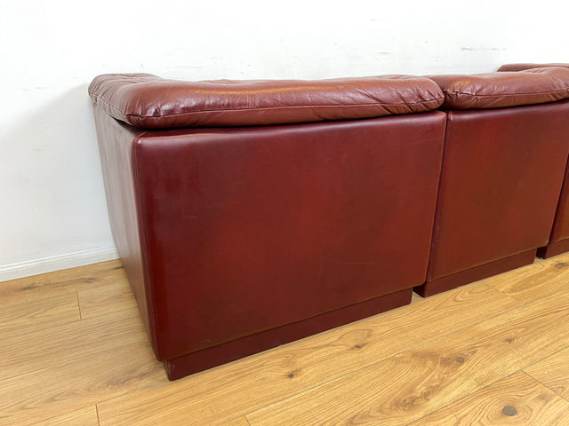 WMK I Gemütliches skandinavisches 70er Jahre Modular Sofa mit Echtleder Bezug & charaktervoller Patina