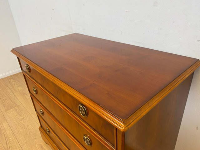 Hochwertige Stilmöbel Kommode , ein Original von Heldense im Stile des Biedermeier mit Schubladen
