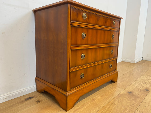Hochwertige Stilmöbel Kommode , ein Original von Heldense im Stile des Biedermeier mit Schubladen