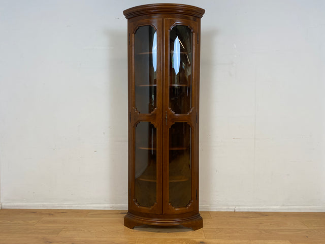 Hochwertige und sehr gut erhaltene Stilmöbel Eckvitrine aus vollem Holz mit ovalen Gläsern