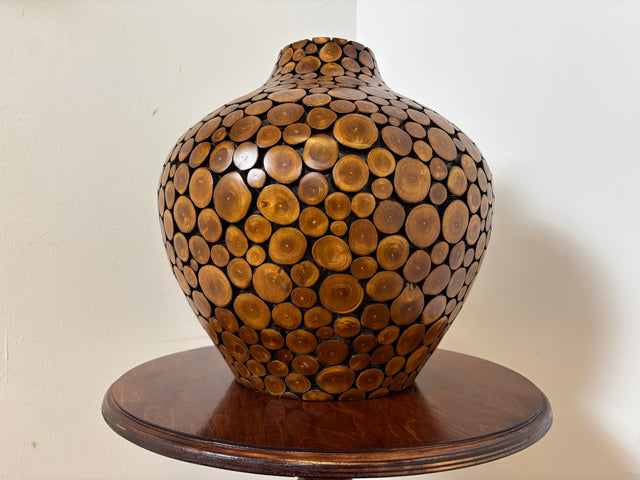 Einzigartige große Vintage Vase I in Handarbeit mit echten Holzscheiben verkleidetes Unikat