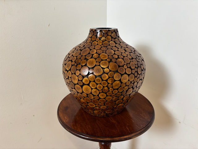Einzigartige große Vintage Vase I in Handarbeit mit echten Holzscheiben verkleidetes Unikat