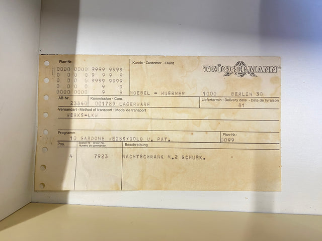 Wunderschöner weißer Chippendale Nachttisch mit Schubladen und Messinggriffen I Nachtkommode Nachtschrank Nachtschränkchen Kommode Beistelltisch Vintage Barock I