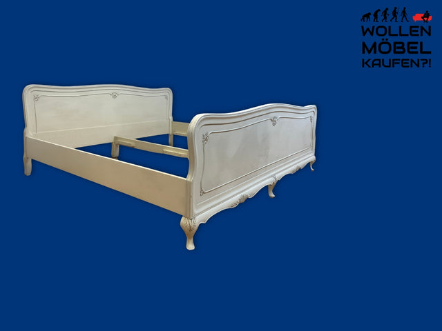 WMK I Formschönes handverziertes weißes 50er Jahre Chippendale Doppelbett für 200x195 oder 2x 100x195 cm Matratzen