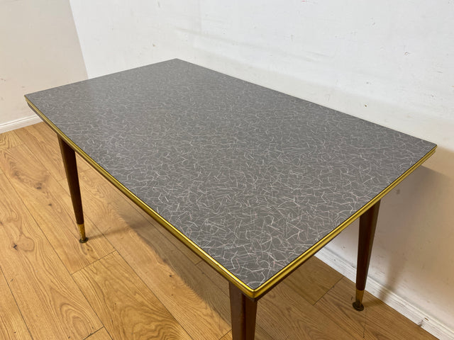 Sehr gut erhaltener auszieh- & höhenverstellbarer Mid-Century Tisch mit pflegeleichter Resopal Tischplatte I Multifunktionstisch Küchentisch Esstisch Couchtisch Retro Vintage 50er 60er I