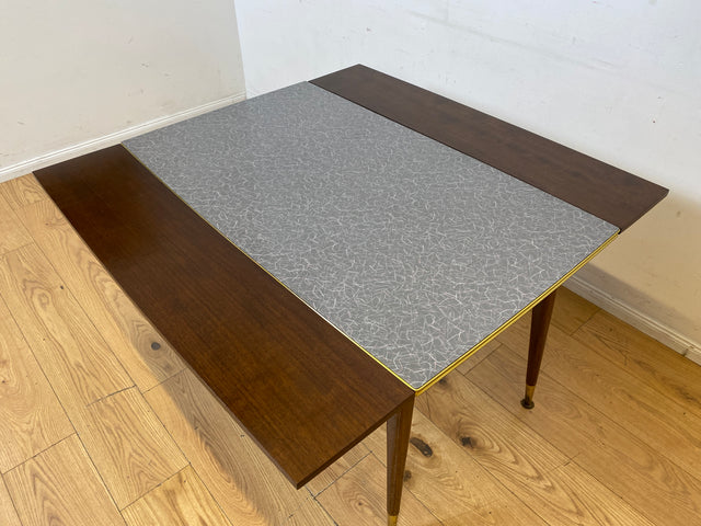 Sehr gut erhaltener auszieh- & höhenverstellbarer Mid-Century Tisch mit pflegeleichter Resopal Tischplatte I Multifunktionstisch Küchentisch Esstisch Couchtisch Retro Vintage 50er 60er I