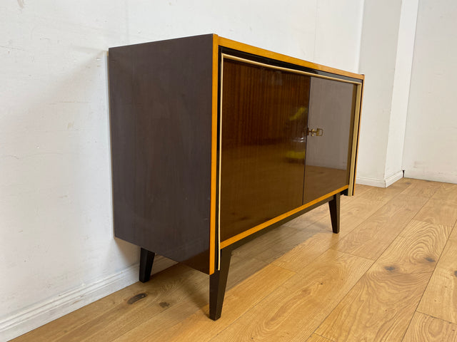 Stilvolles dunkles 60er Jahre Sideboard mit konischen Füßen und Messing Beschlag I Kommode Schrank Wäschekommode Fernsehkommode TV Lowboard Board 50er Rockabilly Vintage I