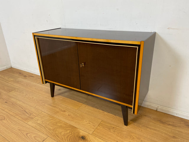 Stilvolles dunkles 60er Jahre Sideboard mit konischen Füßen und Messing Beschlag I Kommode Schrank Wäschekommode Fernsehkommode TV Lowboard Board 50er Rockabilly Vintage I