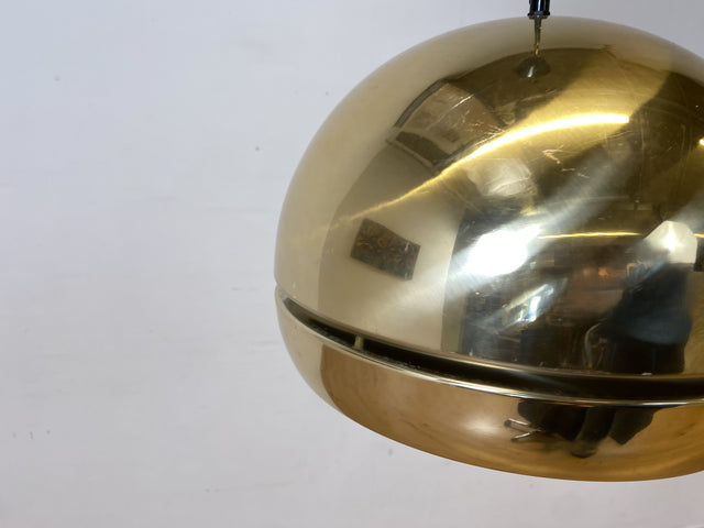 WMK I Seltene goldene skandinavische 70er Jahre Space Age Hängelampe aus Aluminium