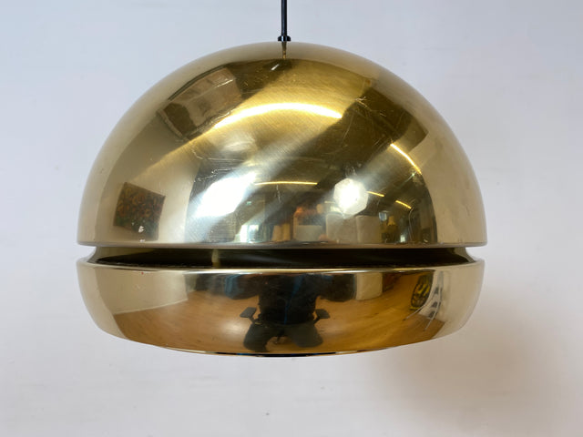 WMK I Seltene goldene skandinavische 70er Jahre Space Age Hängelampe aus Aluminium