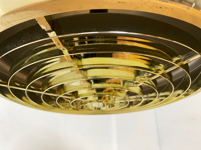 WMK I Seltene goldene skandinavische 70er Jahre Space Age Hängelampe aus Aluminium