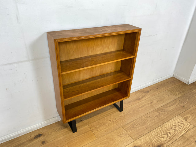 Stilvolles helles Mid-Century Regal , Vollholz, mit verstellb. Regalböden & neuen Metallfüßen I Holzregal Bücherregal Bücherschrank Küchenregal Regalwand Vintage Retro 60er I