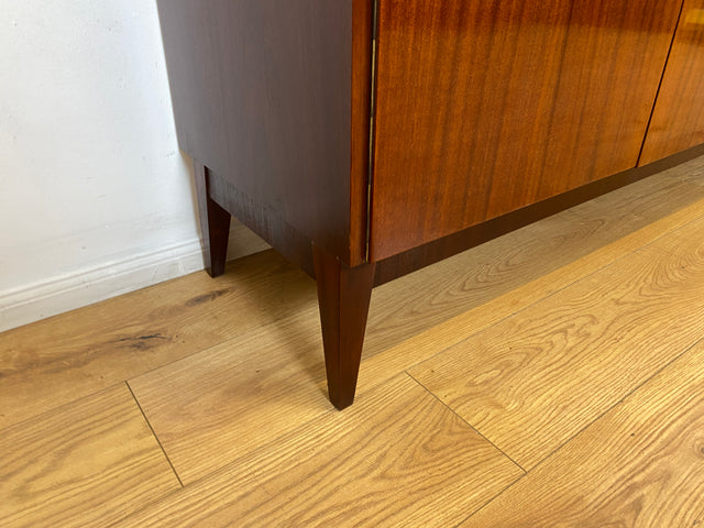 WMK I Elegantes und sehr gut erhaltenes langes Sideboard aus 1970