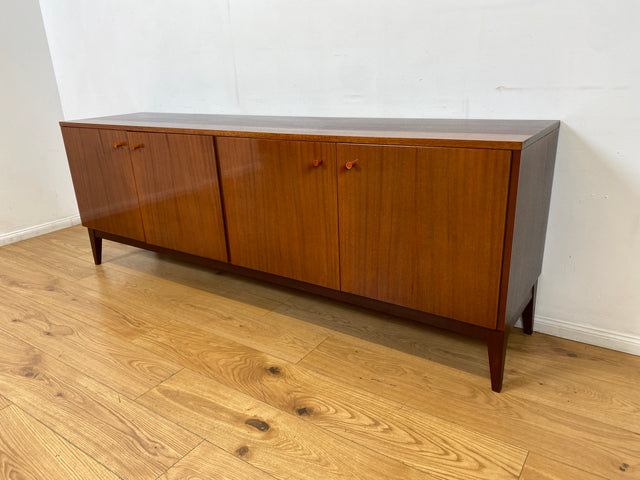 WMK I Elegantes und sehr gut erhaltenes langes Sideboard aus 1970