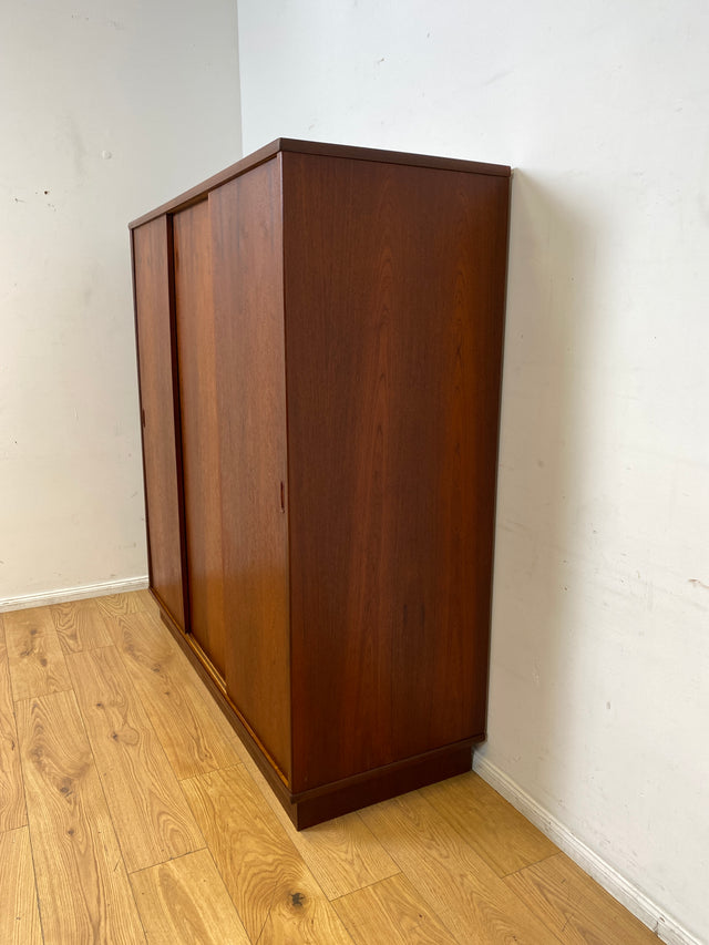 Hochwertiger skandinavische Mid-Century Kleiderschrank mit Schubladen I Vollholz in Teak I Schrank Schlafzimmerschrank Wäscheschrank Wardrobe Danish Design Vintage Teakholz I
