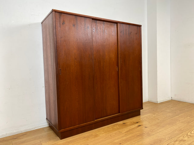 Hochwertiger skandinavische Mid-Century Kleiderschrank mit Schubladen I Vollholz in Teak I Schrank Schlafzimmerschrank Wäscheschrank Wardrobe Danish Design Vintage Teakholz I