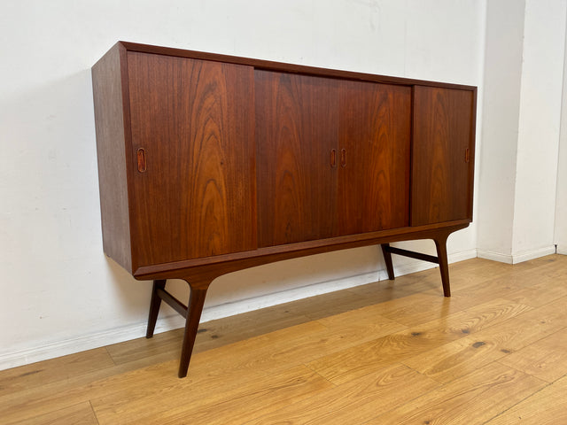 Stilvolles skandinavisches Mid-Century Highboard mit Schiebetüren & Schubladen I Vollholz in Teak I Schrank Sideboard Kommode Barschrank Anrichte Danish Design Vintage 60er