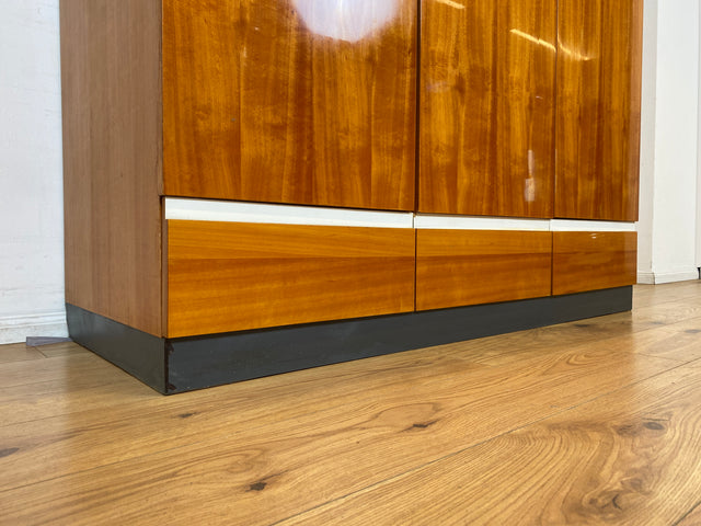 WMK I Das Glanzstück I Perfekt aufgeteilter Mid-Century Kleiderschrank aus 1967 mit Schubladen