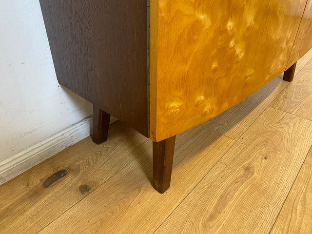 WMK I Formschöne und geräumige Mid-Century Kommode mit zeittypischen konischen Füßen I Sideboard Schrank Anrichte Wäschekommode TV Lowboard Rockabilly Vintage 50er 60er I Berlin Leverkusen Wiesbaden