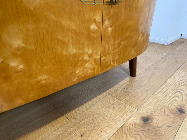 WMK I Formschöne und geräumige Mid-Century Kommode mit zeittypischen konischen Füßen I Sideboard Schrank Anrichte Wäschekommode TV Lowboard Rockabilly Vintage 50er 60er I Berlin Leverkusen Wiesbaden