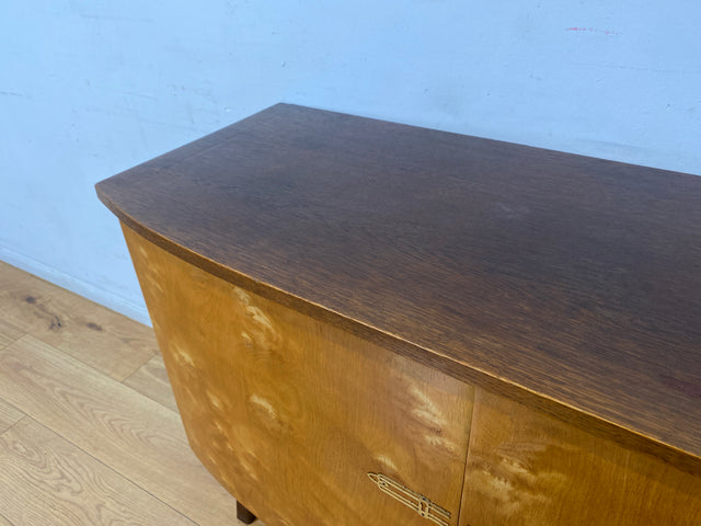 WMK I Formschöne und geräumige Mid-Century Kommode mit zeittypischen konischen Füßen I Sideboard Schrank Anrichte Wäschekommode TV Lowboard Rockabilly Vintage 50er 60er I Berlin Leverkusen Wiesbaden
