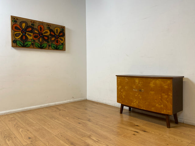 WMK I Formschöne und geräumige Mid-Century Kommode mit zeittypischen konischen Füßen I Sideboard Schrank Anrichte Wäschekommode TV Lowboard Rockabilly Vintage 50er 60er I Berlin Leverkusen Wiesbaden