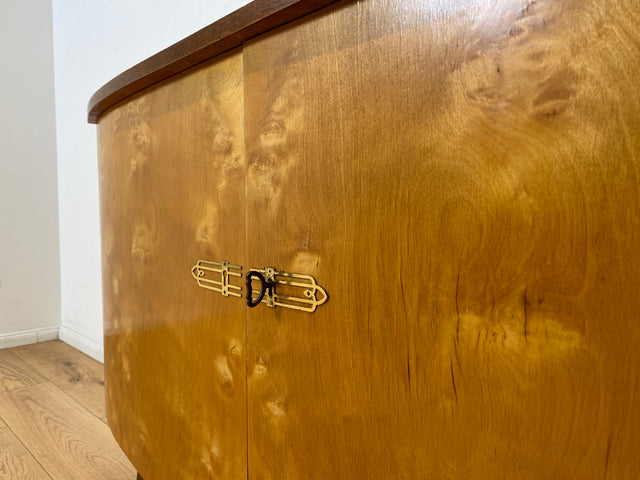 WMK I Formschöne und geräumige Mid-Century Kommode mit zeittypischen konischen Füßen I Sideboard Schrank Anrichte Wäschekommode TV Lowboard Rockabilly Vintage 50er 60er I Berlin Leverkusen Wiesbaden