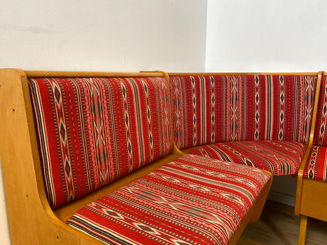 WMK I Besonders schöne Mid-Century Kücheneckbank mit rotem Originalbezug und praktischen Staufächern