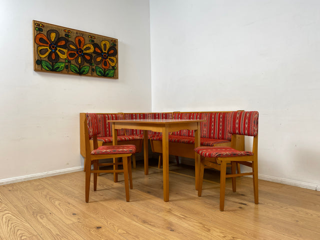 WMK I Besonders schöne Mid-Century Kücheneckbank mit rotem Originalbezug und praktischen Staufächern