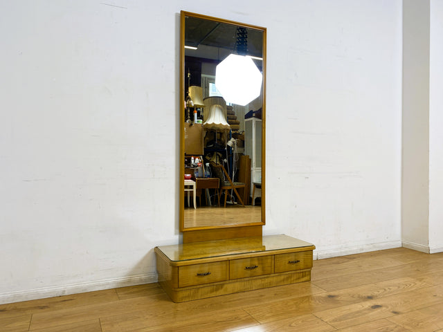 WMK I Hübsche Mid-Century Spiegelkommode mit Ganzkörperspiegel