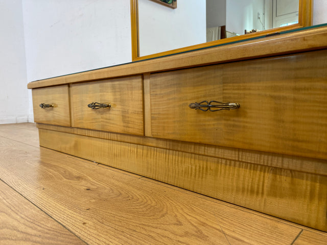 WMK I Hübsche Mid-Century Spiegelkommode mit Ganzkörperspiegel