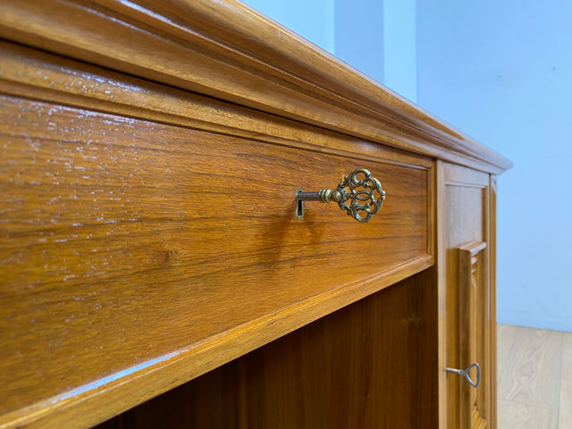 WMK I Hochwertiger Vintage 2-Personen Schreibtisch im Antiken Stil in Nussbaum