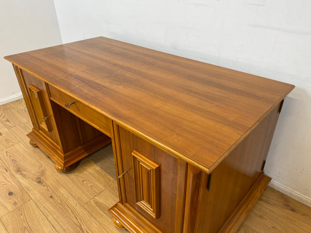 WMK I Hochwertiger Vintage 2-Personen Schreibtisch im Antiken Stil in Nussbaum