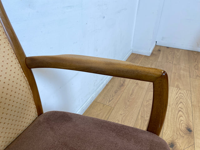 WMK I 1/2 Eleganter und sehr gemütlicher Vintage Armlehnstuhl mit schönem Holzrahmen und Stoffbezug I Hochlehner Stuhl Esszimmerstuhl Küchenstuhl Lesestuhl Holzstuhl Retro I Berlin Magdeburg Landshut