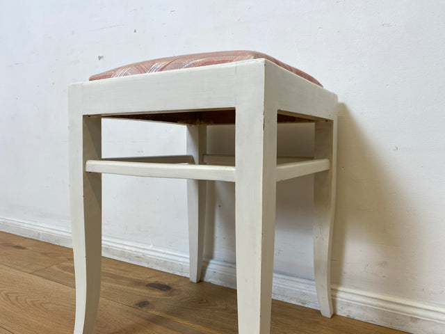 WMK I Versand möglich I 1/2 Schöner weißer Mid-Century Sitzhocker mit gepolstertem Sitz in Rosa