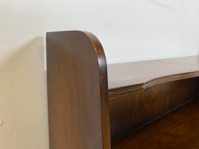 WMK I Elegantes kleines dunkles 60er Jahre Bücherregal im antiken Stil mit Cabriole-Füßen I Regal Holzregal Bücherschrank Blumenregal Chippendale Barock Vintage 50er I Berlin Heidelberg Bayern Bremen