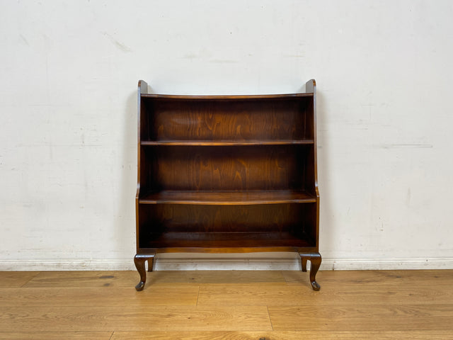 WMK I Elegantes kleines dunkles 60er Jahre Bücherregal im antiken Stil mit Cabriole-Füßen I Regal Holzregal Bücherschrank Blumenregal Chippendale Barock Vintage 50er I Berlin Heidelberg Bayern Bremen