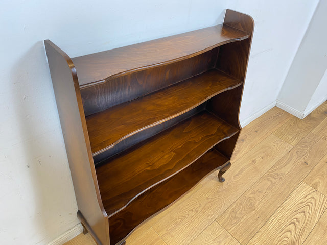 WMK I Elegantes kleines dunkles 60er Jahre Bücherregal im antiken Stil mit Cabriole-Füßen I Regal Holzregal Bücherschrank Blumenregal Chippendale Barock Vintage 50er I Berlin Heidelberg Bayern Bremen