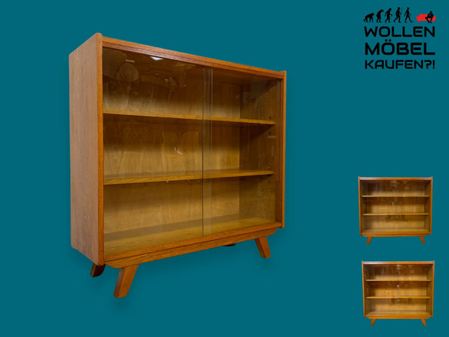 WMK I Schöne helle 60er Jahre Büchervitrine aus vollem Holz in Eiche mit Glasschiebetüren I Bücherregal Bücherschrank Regal Holzregal Vitrine Glasvitrine Mid-Century Vintage I Berlin Hamburg Leipzig