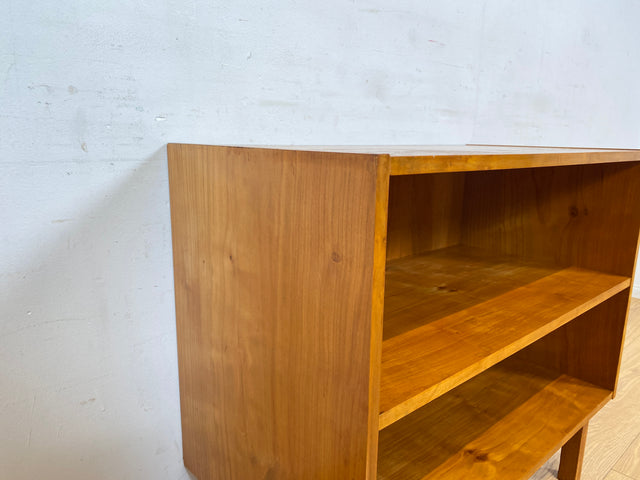 WMK I Versand möglich I Minimalistische helle 60er Jahre Regal Kommode aus vollem Holz