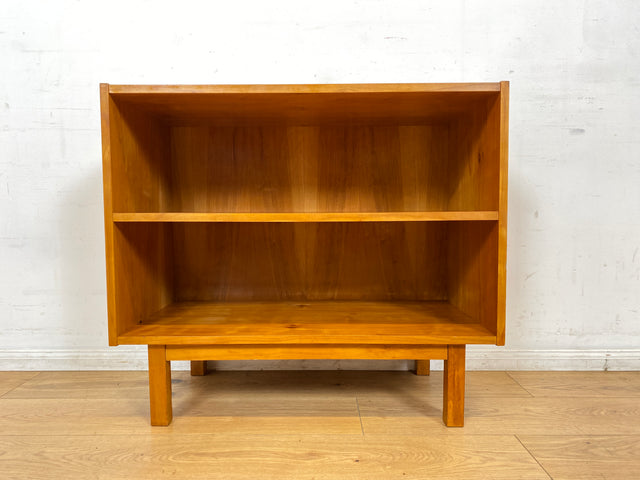 WMK I Versand möglich I Minimalistische helle 60er Jahre Regal Kommode aus vollem Holz